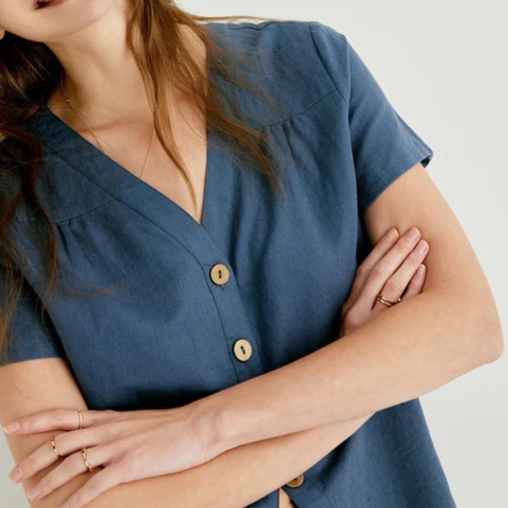 Grae Cove Libby Navy Relaxed Linen Button Front Top L